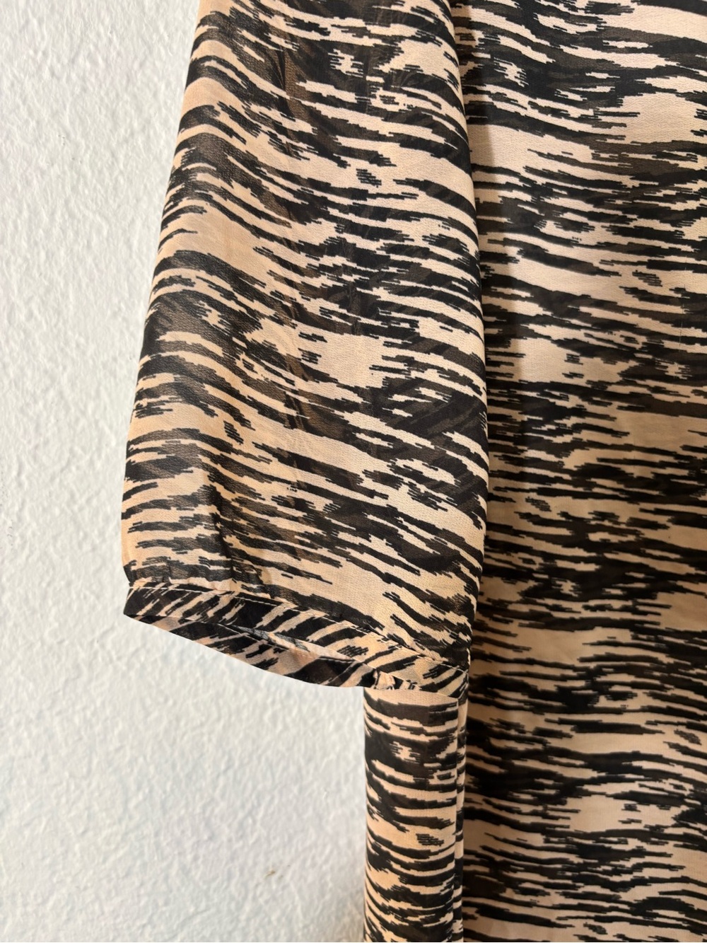 NEW Maison Scotch Scotch & Soda Abstract Zebra Print Short Sleeve Blouse Size 1 - Picture 6 of 12